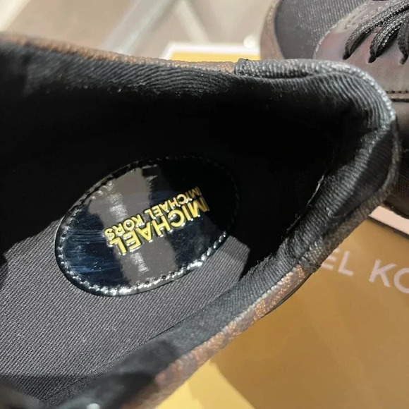 MICHAEL KORS Maddy Logo Trainer [size 6.5 vs size 7] - Picture 9 of 11